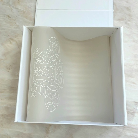 Creed Gift Box - Picture 5 of 8